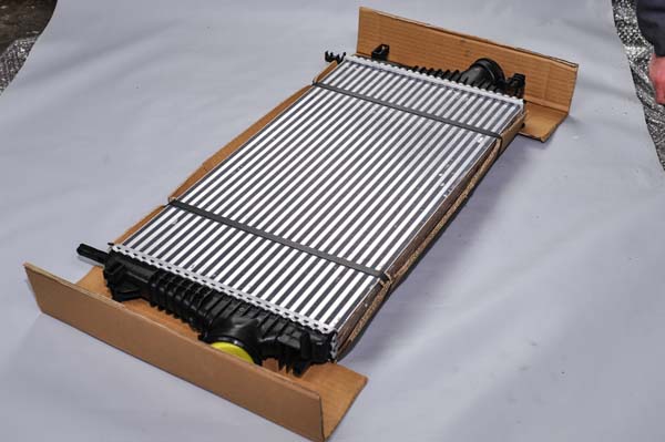 İNSİGNİA İNTERCOL RADYATÖRÜ